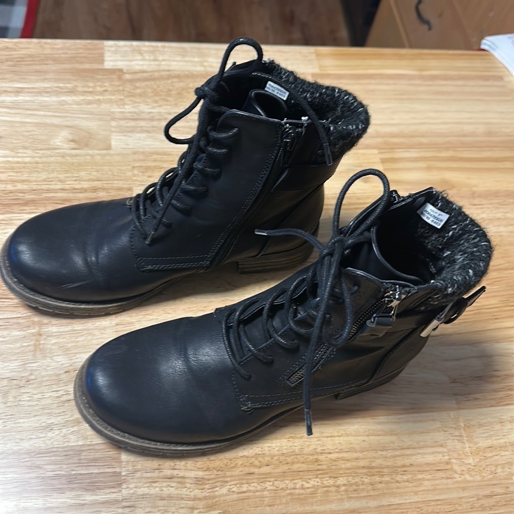 American Eagle zip up winter boots